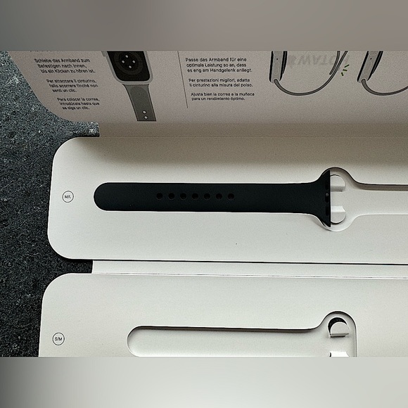 2/$10 - Apple Watch -Black Sport Band 
** One side only!!
Size: M/L - Picture 2 of 9
